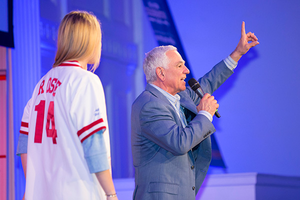 Bobby Valentine leading the live auction