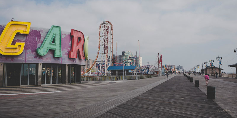 A mostly empty boardwalk